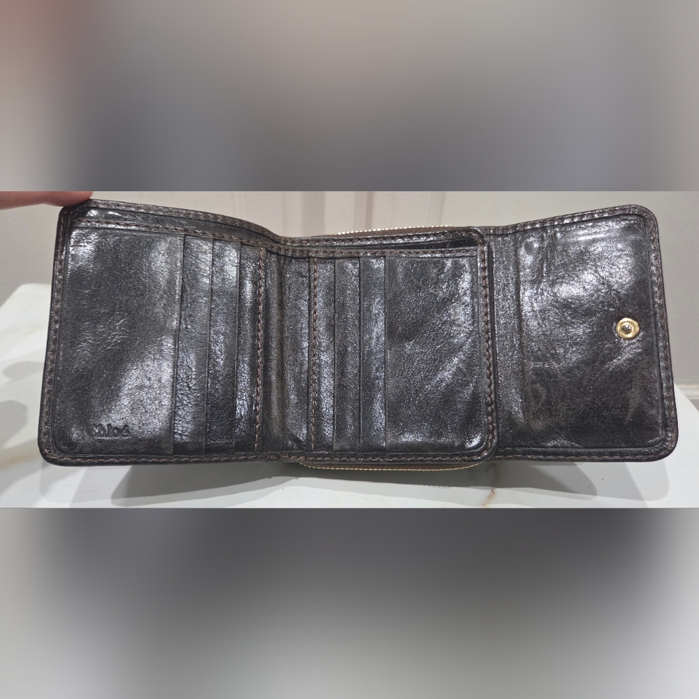 Chloé Brown Leather Wallet With Gold Hardware - Picture 3 of 15